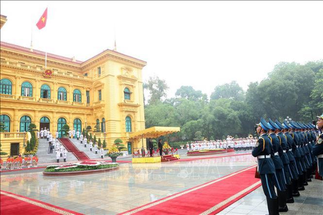 photo-1748420767000