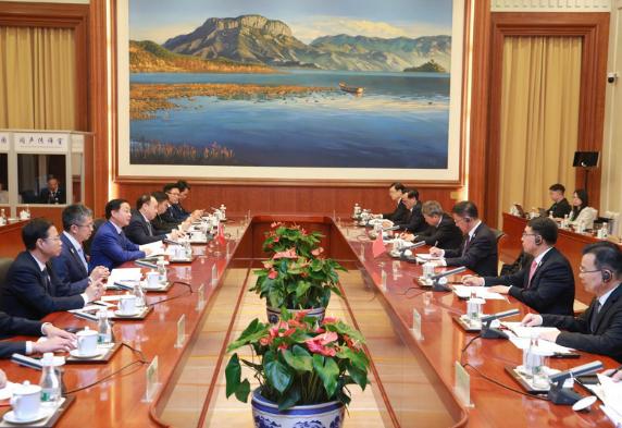 越南政府副总理陈红河会见云南省人民政府省长王予波- Ảnh 2.