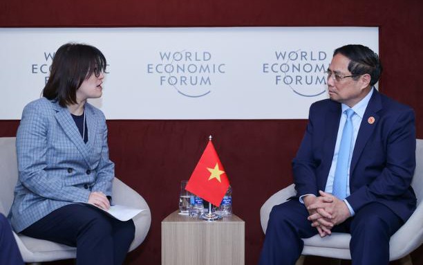 https://bcp.cdnchinhphu.vn/359255642496790528/2025/6/26/photo-1750925798177-1750925798247548416287-12-0-395-612-crop-17509286873861239172229.jpg