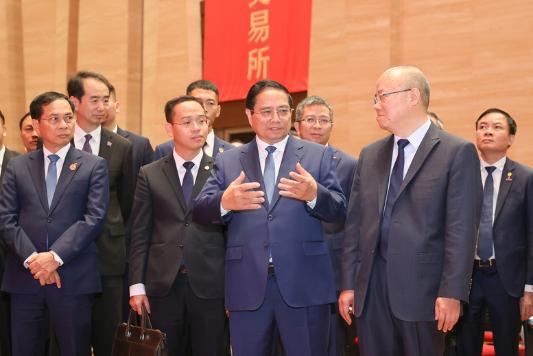 范明正总理到访亚洲最大证券交易所  调研上海国际金融中心发展经验- Ảnh 2.