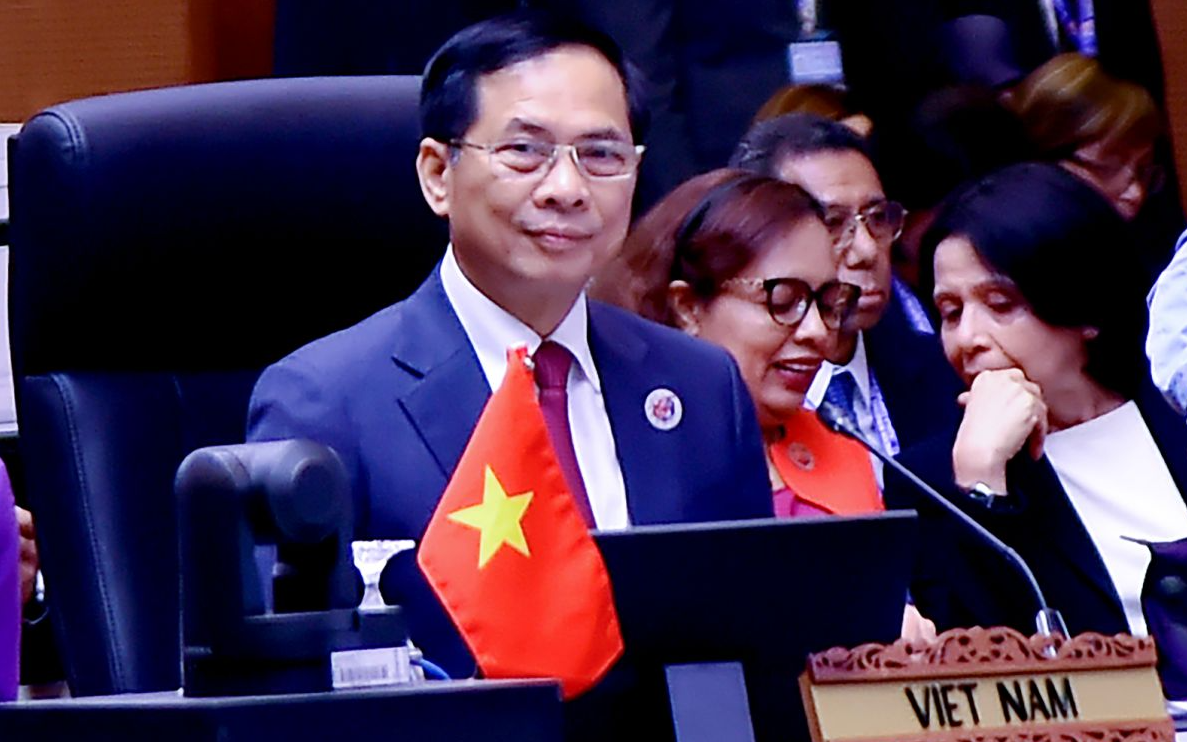 https://bcp.cdnchinhphu.vn/359255642496790528/2025/7/10/base64-1752052754601458560223-1752133759786140803217-45-0-787-1187-crop-17521350500701607696184.png