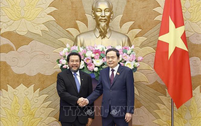 https://bcp.cdnchinhphu.vn/359255642496790528/2025/7/11/photo-1752231442813-1752231442925576233406-23-0-439-665-crop-17522318445531434083853.jpg