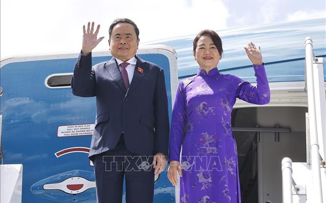 越南国会主席陈青敏抵达瑞士开始出席第六次世界议长大会