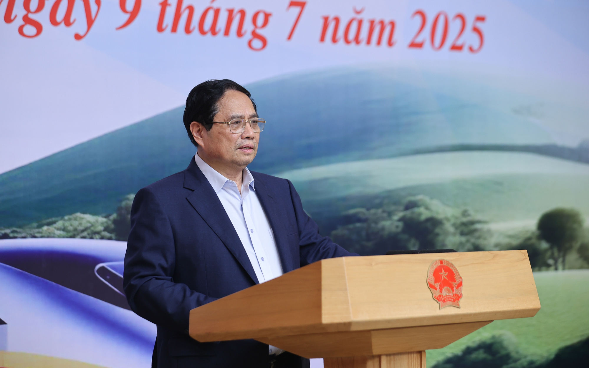 https://bcp.cdnchinhphu.vn/359255642496790528/2025/7/9/9-7-khoicong-1752055554908110017036-84-0-1334-2000-crop-17520556155051627219676.jpg