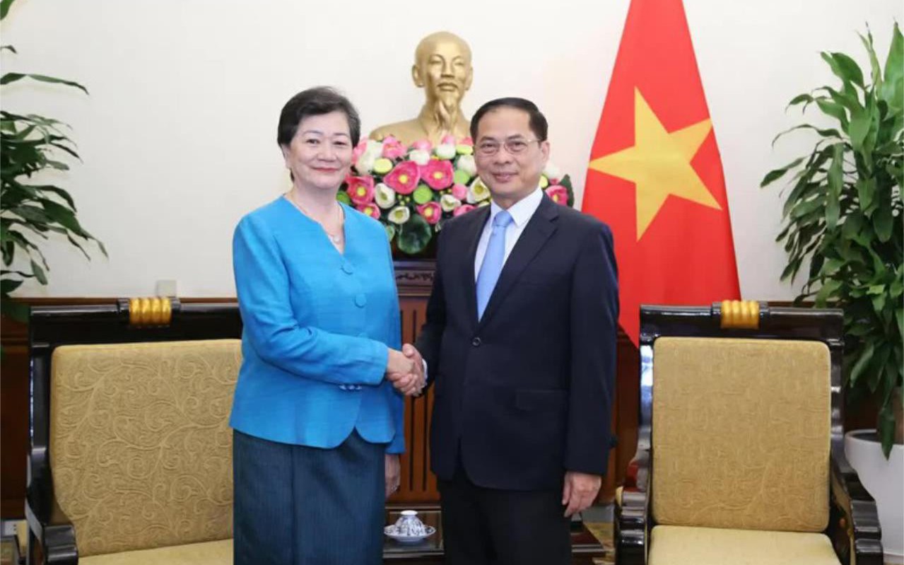 https://bcp.cdnchinhphu.vn/359255642496790528/2025/8/1/photo-1754042090120-17540420908441320327987-75-0-874-1279-crop-1754042120392202435674.jpg