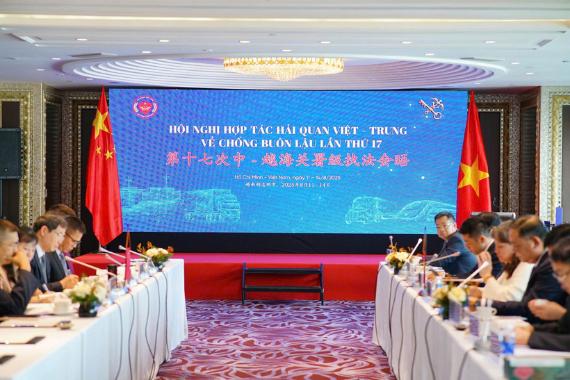 第七次越中海关署级执法会晤在胡志明市举行- Ảnh 1.