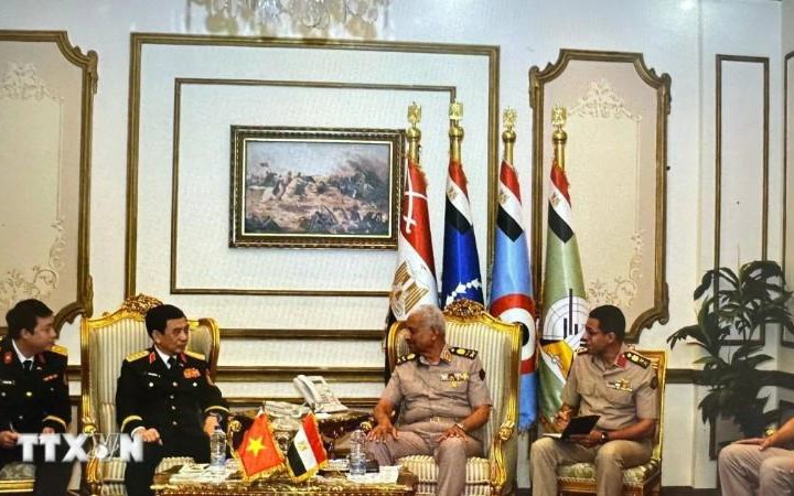 https://bcp.cdnchinhphu.vn/359255642496790528/2025/8/5/photo-1754387506856-175438750752867968216-0-26-450-746-crop-17543875779701833835547.jpg