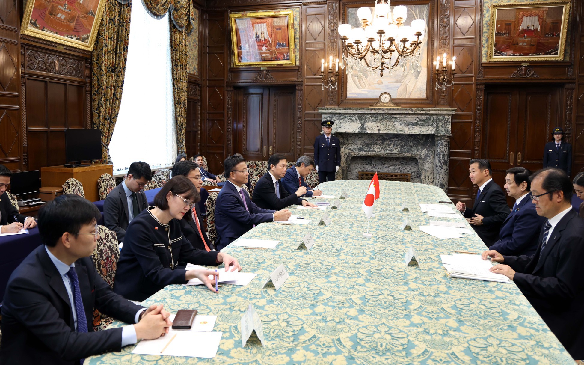 https://bcp.cdnchinhphu.vn/359255642496790528/2025/9/11/11-9-ctthuongvien-17575887703661125769931-0-0-1218-1949-crop-1757588778237174098889.jpg