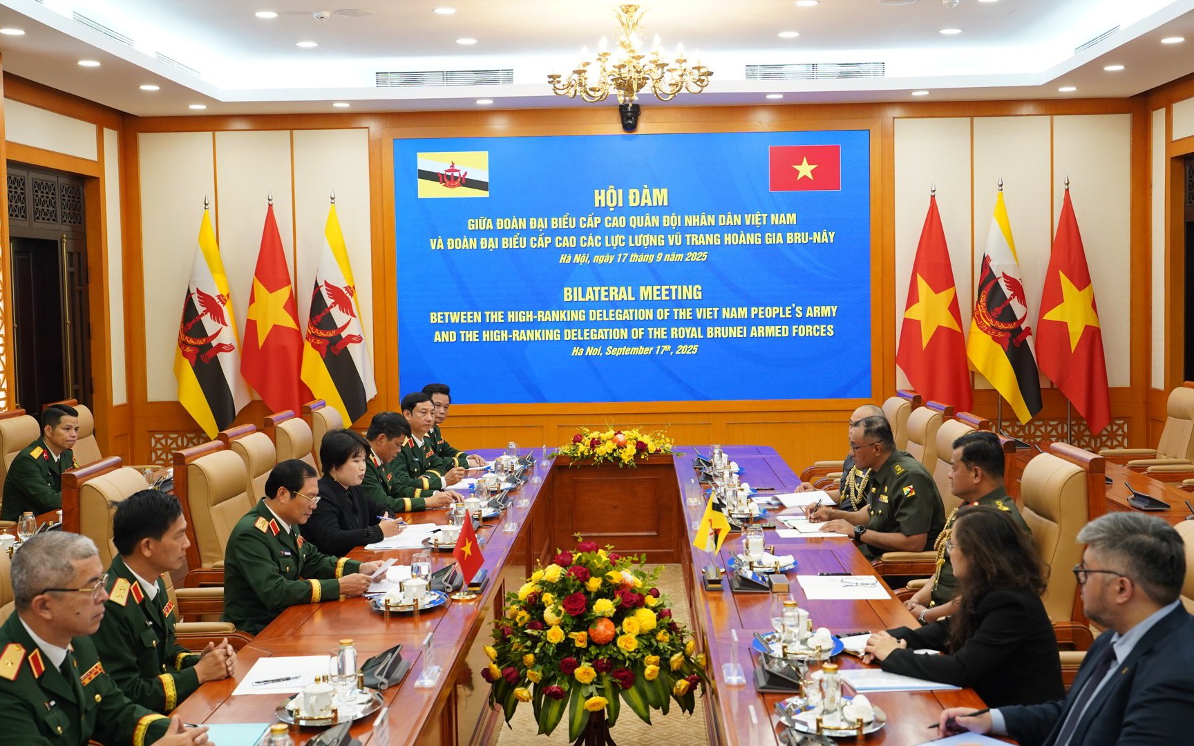 https://bcp.cdnchinhphu.vn/359255642496790528/2025/9/17/17-9-vn-brunei-1758098024866992229952-0-74-1080-1802-crop-17580980309231855439607.jpg