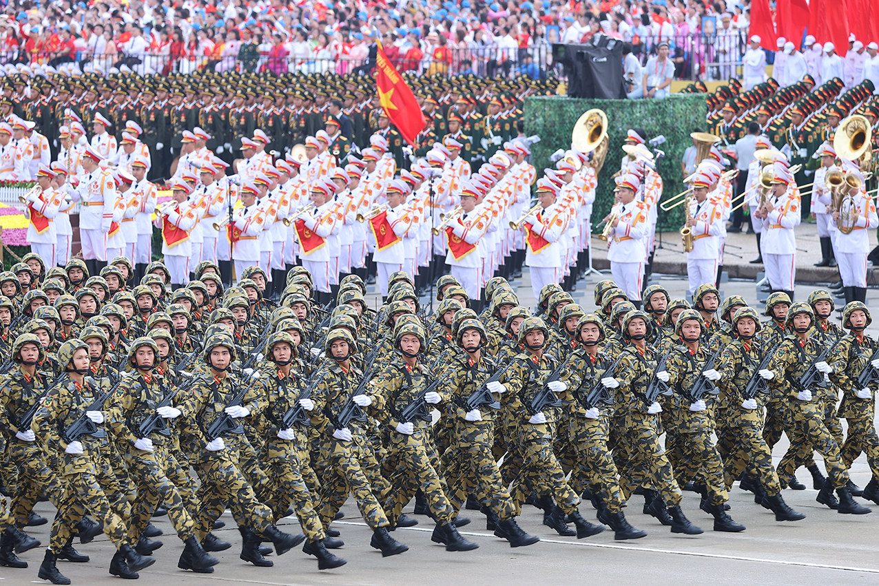 越南人民军在越南八月革命胜利暨九.二国庆80周年纪念典礼的阅兵方阵（组图）- Ảnh 20.