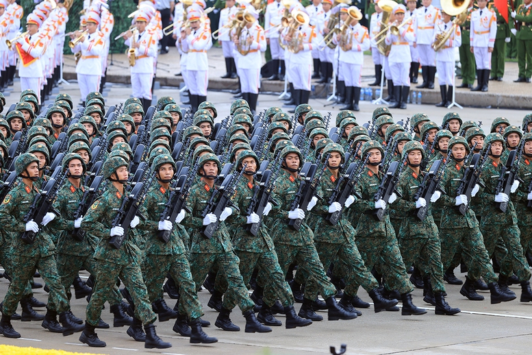 越南人民军在越南八月革命胜利暨九.二国庆80周年纪念典礼的阅兵方阵（组图）- Ảnh 12.