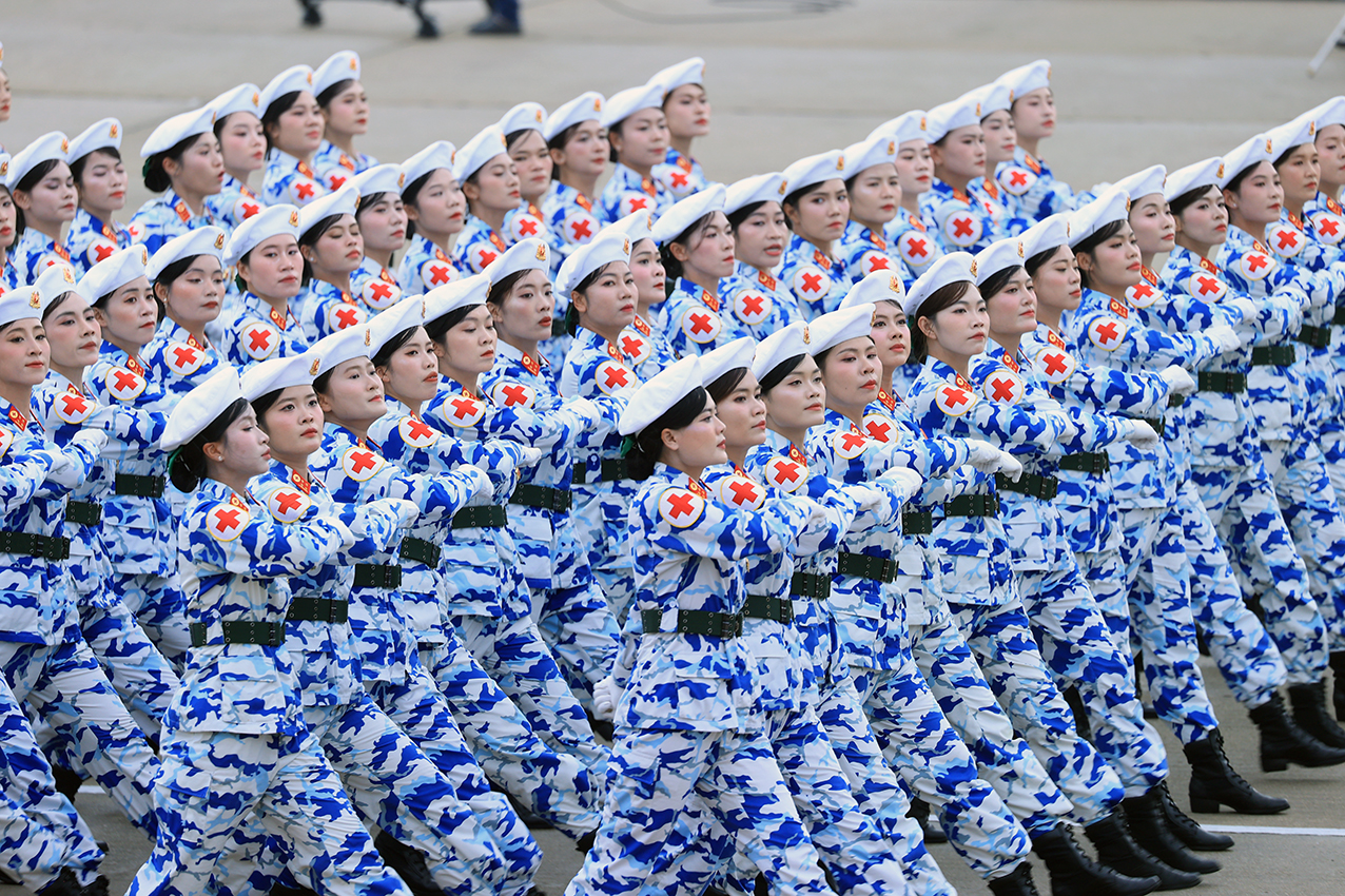 越南人民军在越南八月革命胜利暨九.二国庆80周年纪念典礼的阅兵方阵（组图）- Ảnh 10.