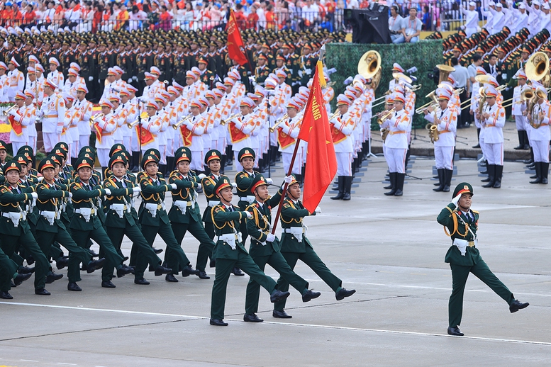 越南人民军在越南八月革命胜利暨九.二国庆80周年纪念典礼的阅兵方阵（组图）- Ảnh 9.