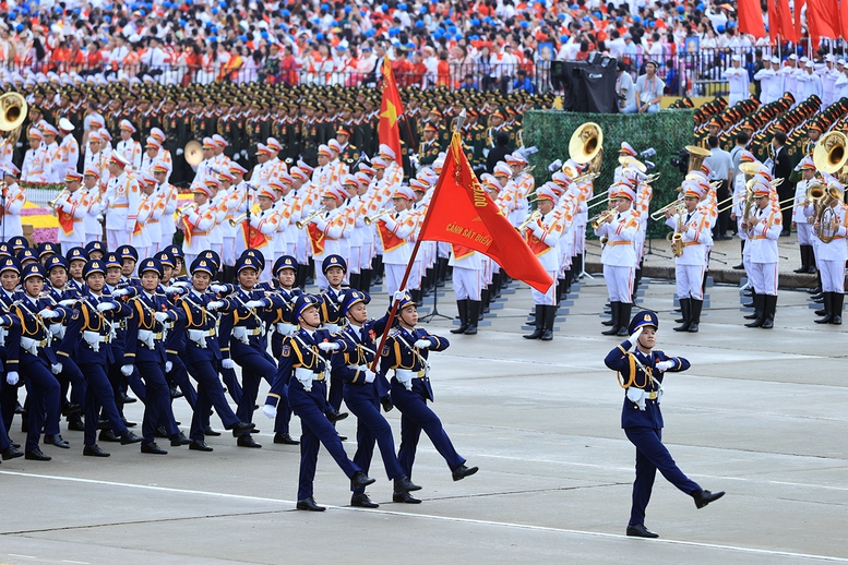 越南人民军在越南八月革命胜利暨九.二国庆80周年纪念典礼的阅兵方阵（组图）- Ảnh 8.