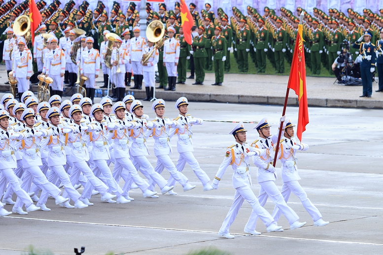 越南人民军在越南八月革命胜利暨九.二国庆80周年纪念典礼的阅兵方阵（组图）- Ảnh 5.