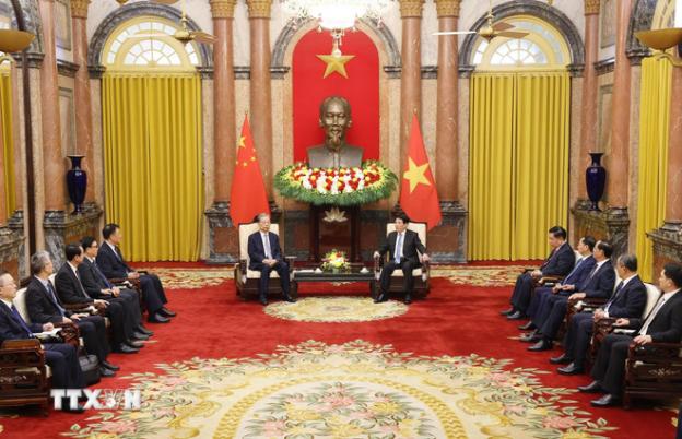 越南国家主席梁强会见中国全国人大常委会委员长赵乐际- Ảnh 2.