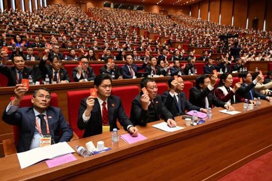 越南共产党第十四次全国代表大会第四天新闻公报- Ảnh 1.