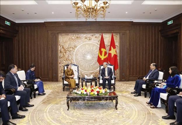 越共中央总书记苏林会见柬埔寨人民党代表团- Ảnh 2.