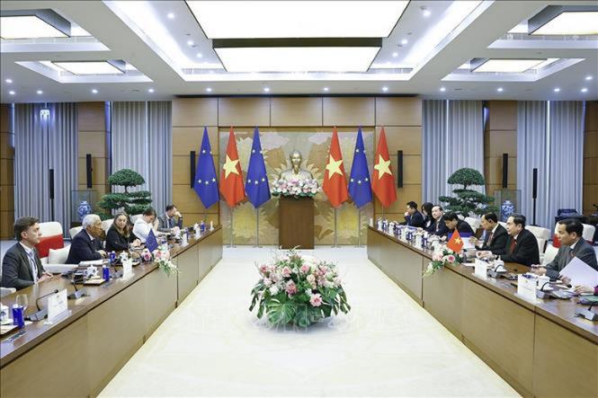 photo-1769741730274 photo-1769741730274