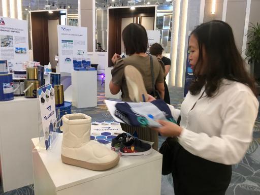 2025年越南社会消费品零售总额突破7000万亿越南盾- Ảnh 1. 2025年越南社会消费品零售总额突破7000万亿越南盾- Ảnh 1.