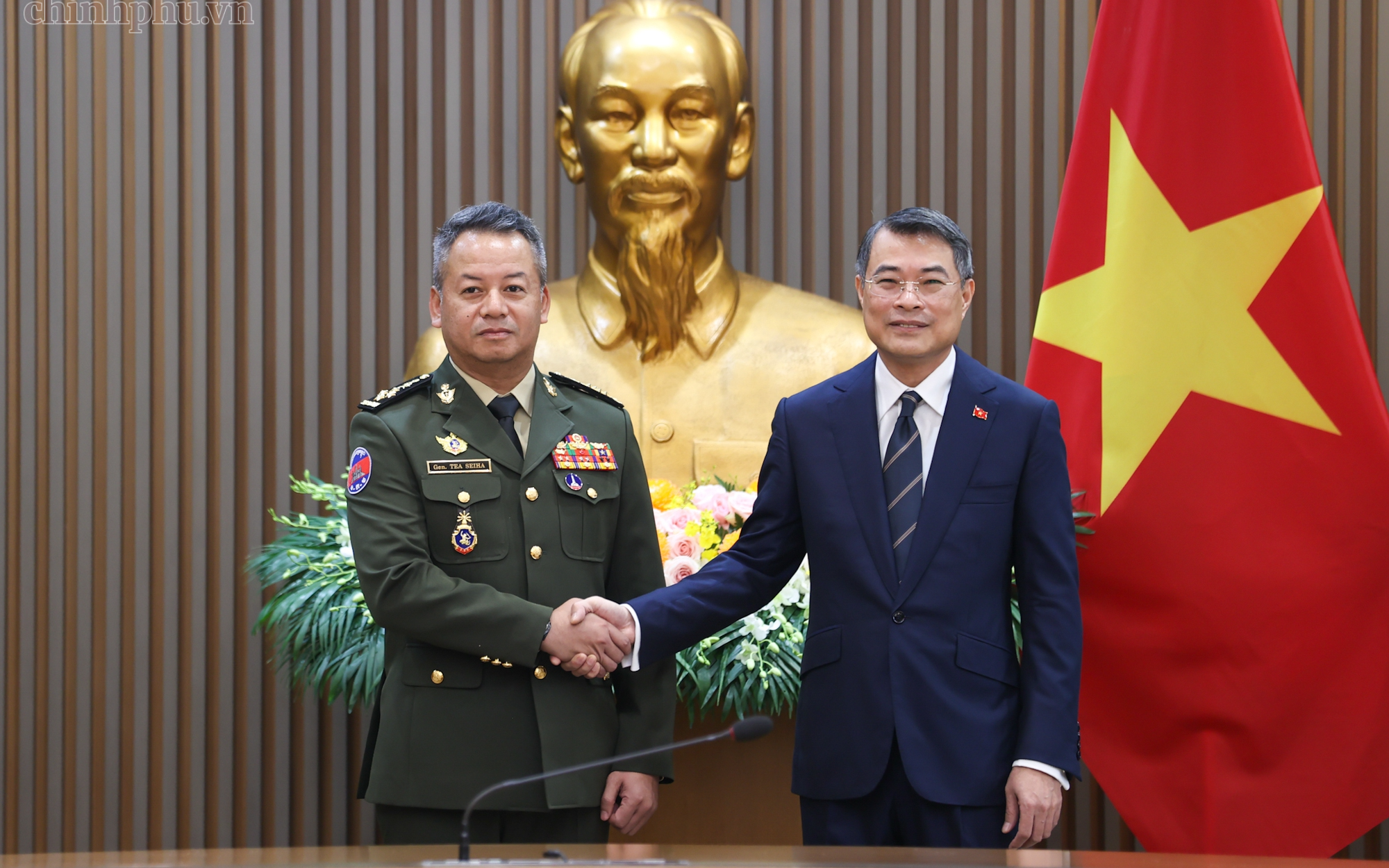 越南政府总理黎明兴会见柬埔寨副首相兼国防大臣