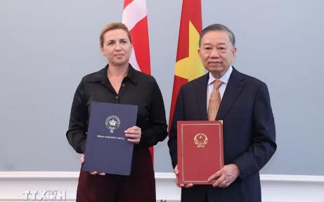 https://bcp.cdnchinhphu.vn/359255642496790528/2026/10/21/photo-1792580237730-1792580238437654709307-24-0-312-461-crop-1792580258514833902571.jpg