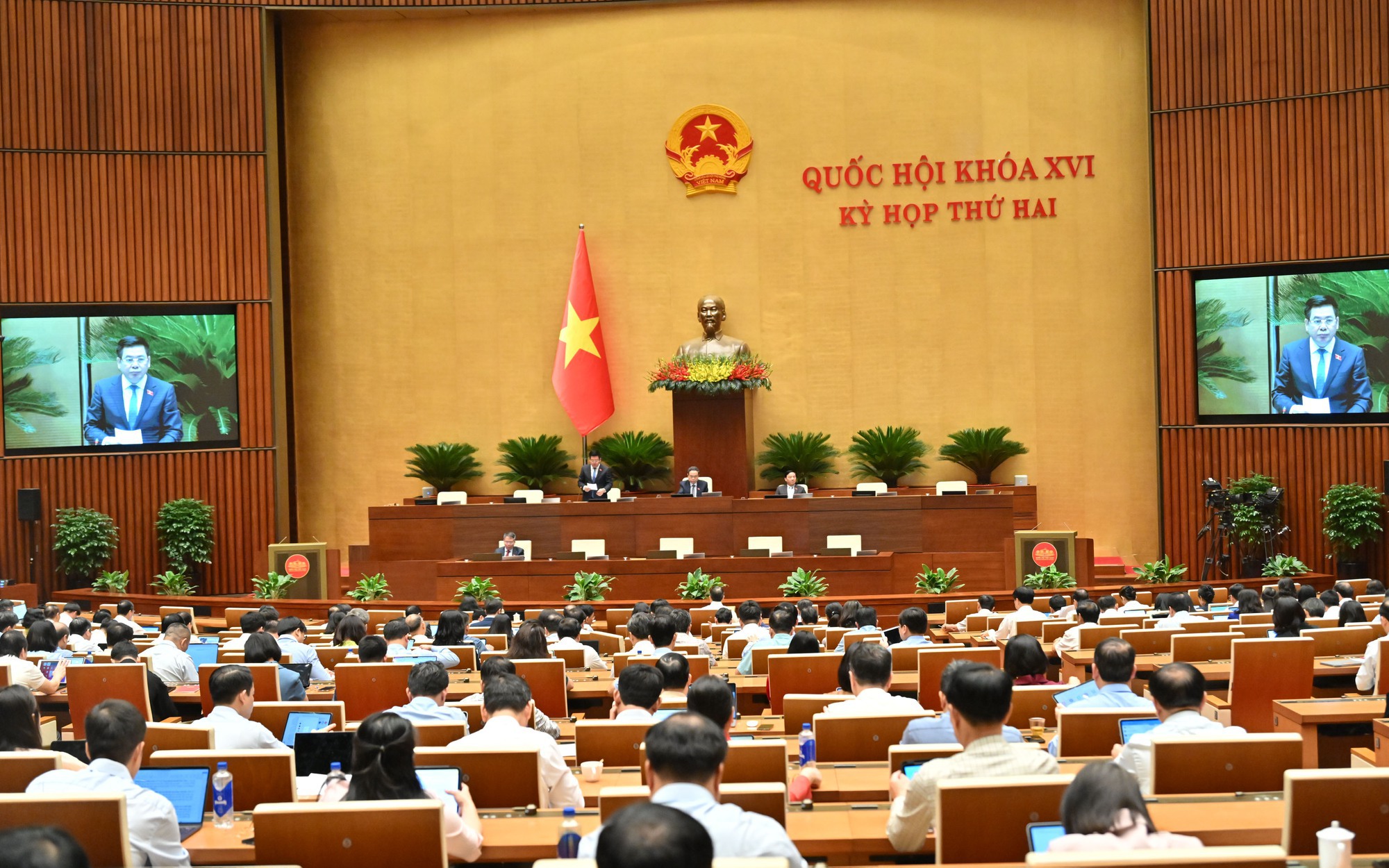 https://bcp.cdnchinhphu.vn/359255642496790528/2026/10/22/22-10-quochoi-17926561077431091151317-0-0-1250-2000-crop-17926561108472048627561.jpg