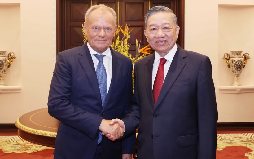 越共中央总书记、国家主席苏林会见波兰总理图斯克