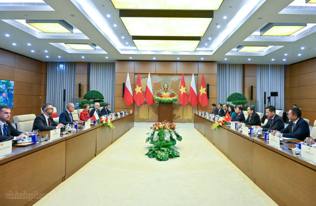 陈青敏主席会见波兰总理唐纳德·图斯克 - Ảnh 2.