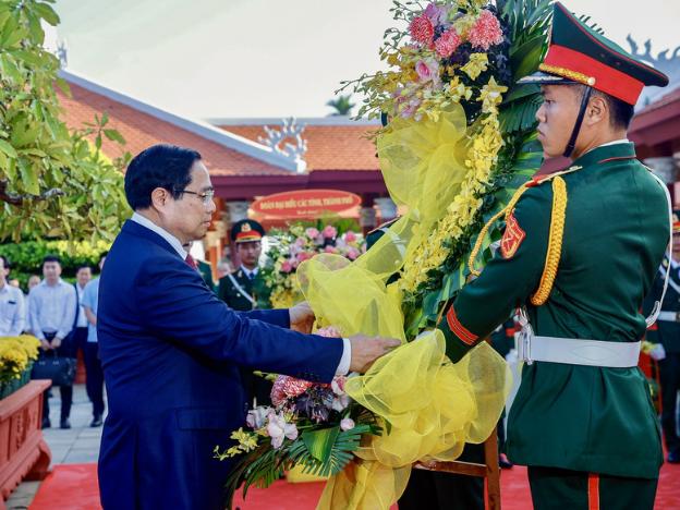 photo-1772382105429 photo-1772382105429