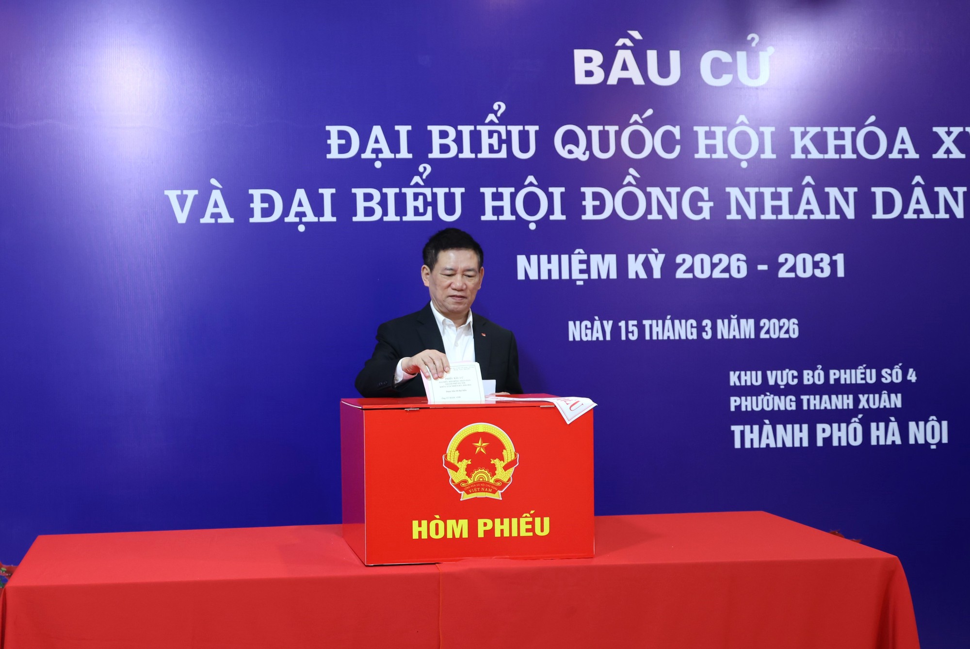 越南党、国家领导行使选民权- Ảnh 15. 越南党、国家领导行使选民权- Ảnh 15.