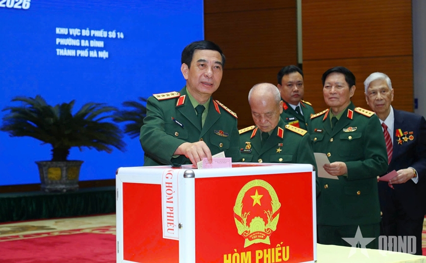 越南党、国家领导行使选民权- Ảnh 22. 越南党、国家领导行使选民权- Ảnh 22.