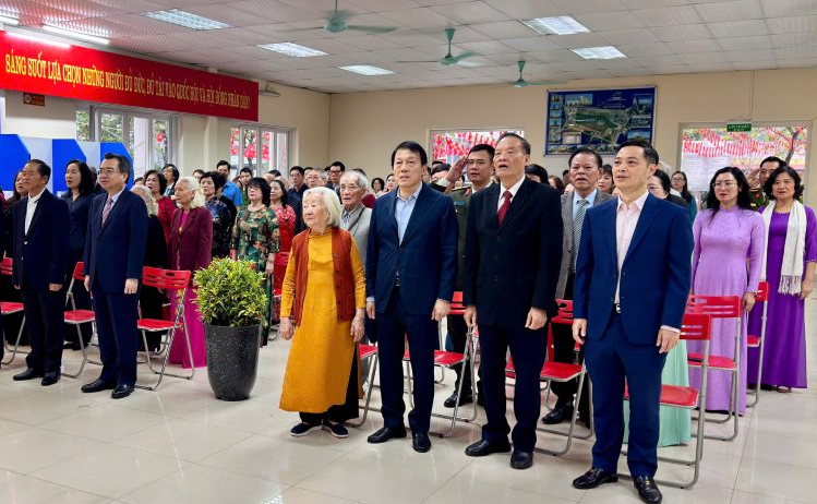 越南党、国家领导行使选民权- Ảnh 23. 越南党、国家领导行使选民权- Ảnh 23.