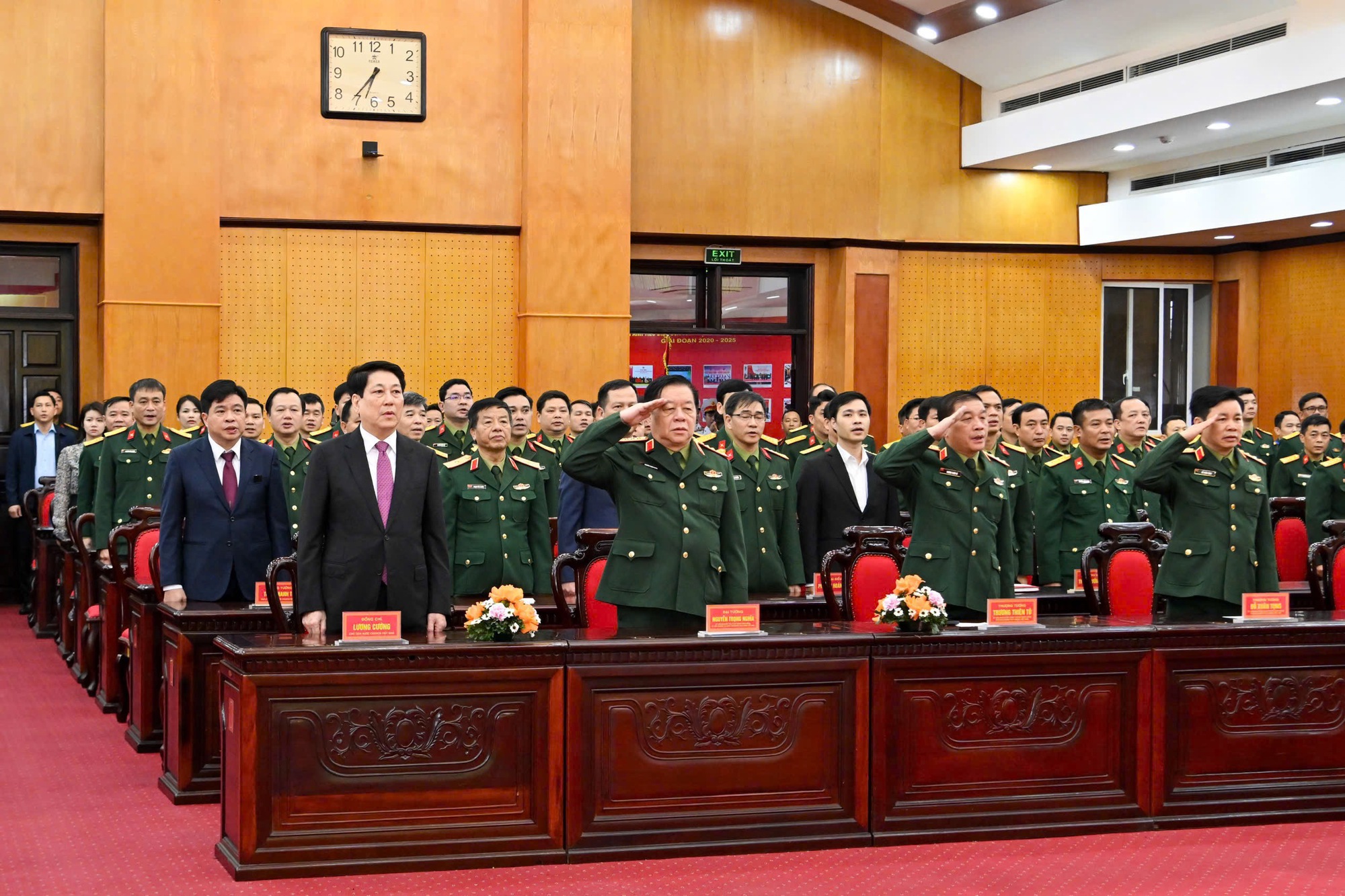 越南党、国家领导行使选民权- Ảnh 3. 越南党、国家领导行使选民权- Ảnh 3.