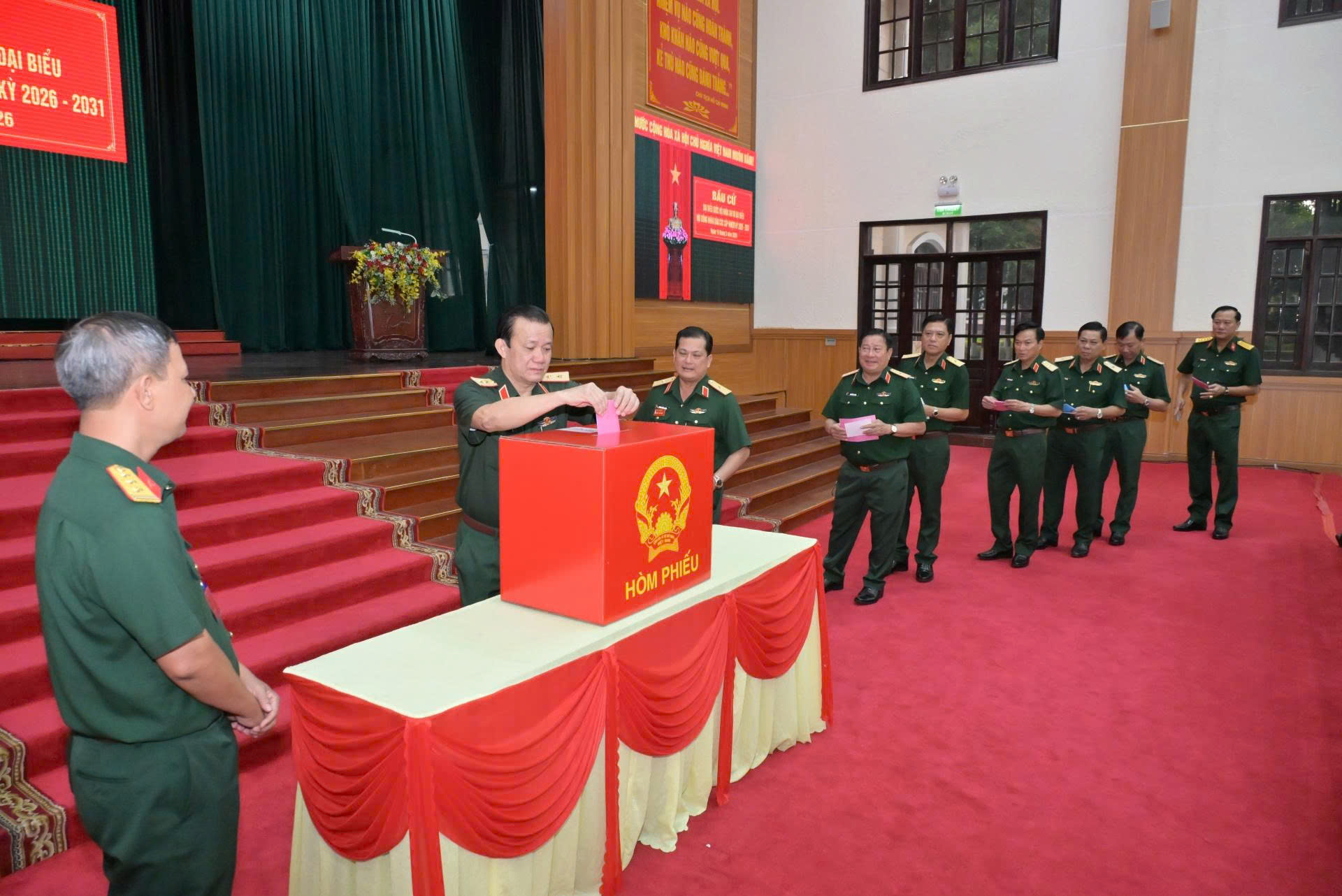 越南全国选民参加投票选举组图- Ảnh 16. 越南全国选民参加投票选举组图- Ảnh 16.