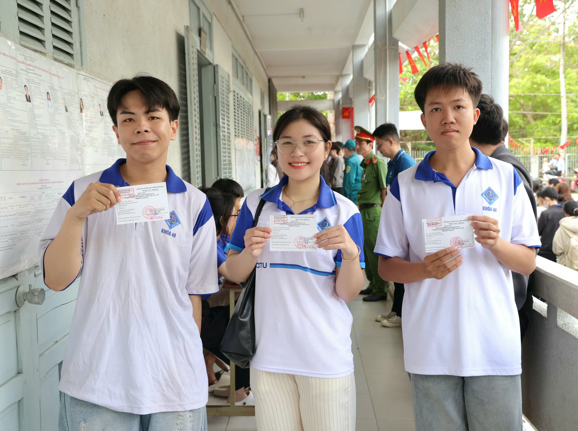 越南全国选民参加投票选举组图- Ảnh 17. 越南全国选民参加投票选举组图- Ảnh 17.