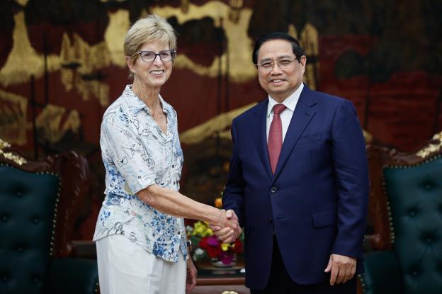 政府总理范明政会见美国艾森豪威尔基金会代表团- Ảnh 1.