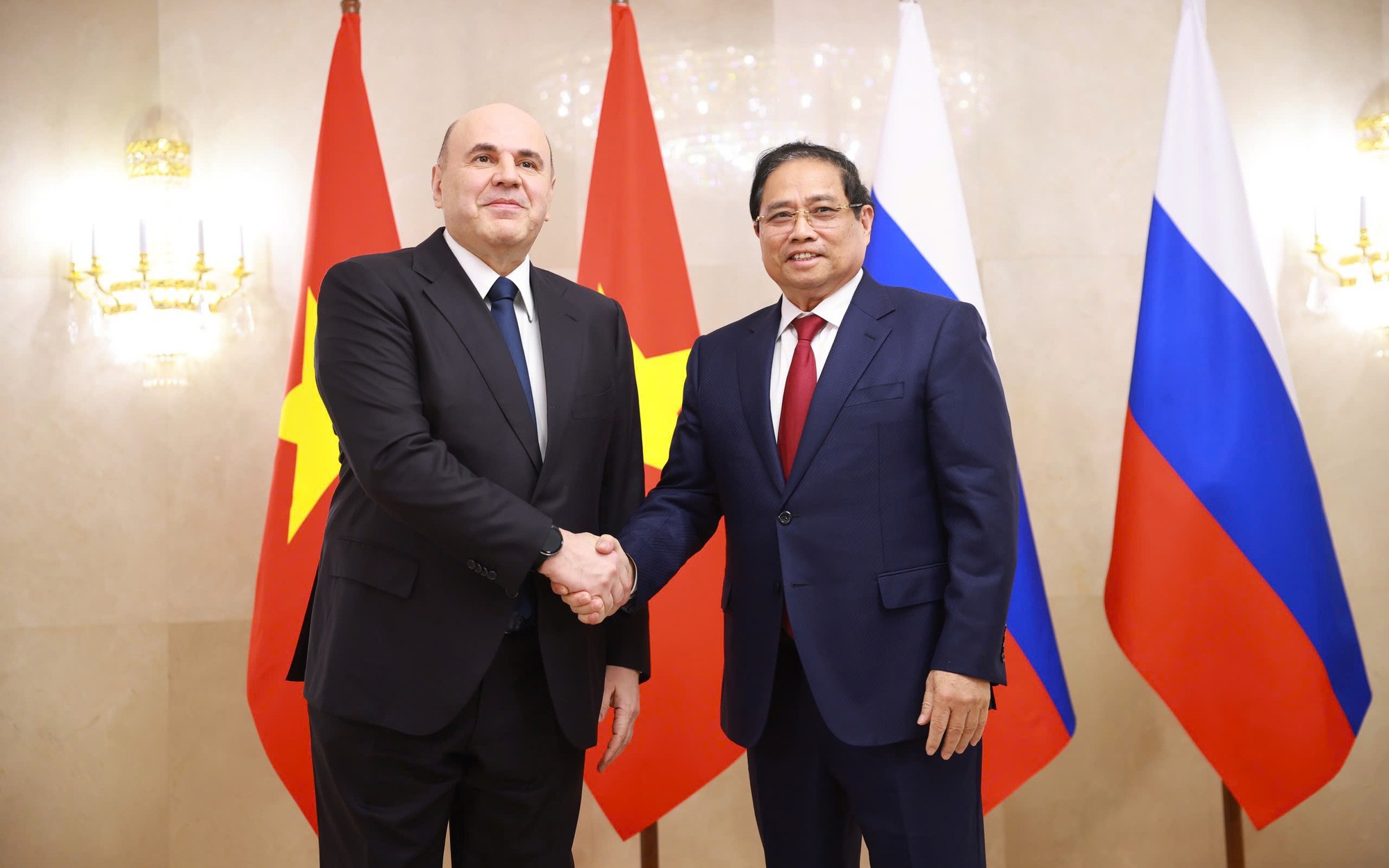 范明政总理与俄罗斯总理举行会谈