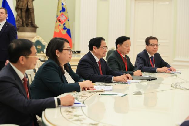 photo-1774501167375 photo-1774501167375