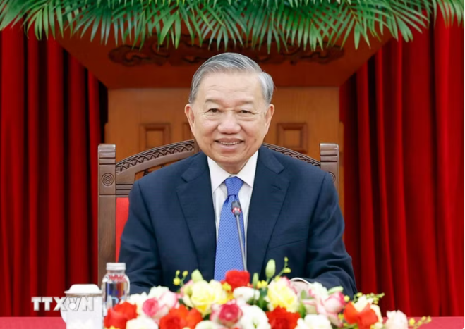 photo-1776130066677 photo-1776130066677