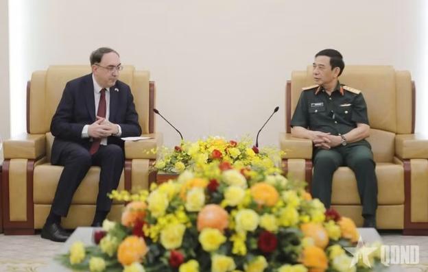 政府副总理兼国防部长潘文江会见亚美尼亚驻越南大使- Ảnh 1.