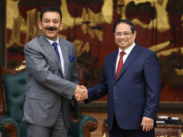 photo-1775328914254 photo-1775328914254