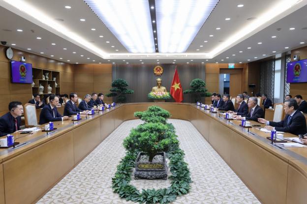 越南政府总理黎明兴会见中国驻越大使何炜- Ảnh 2.