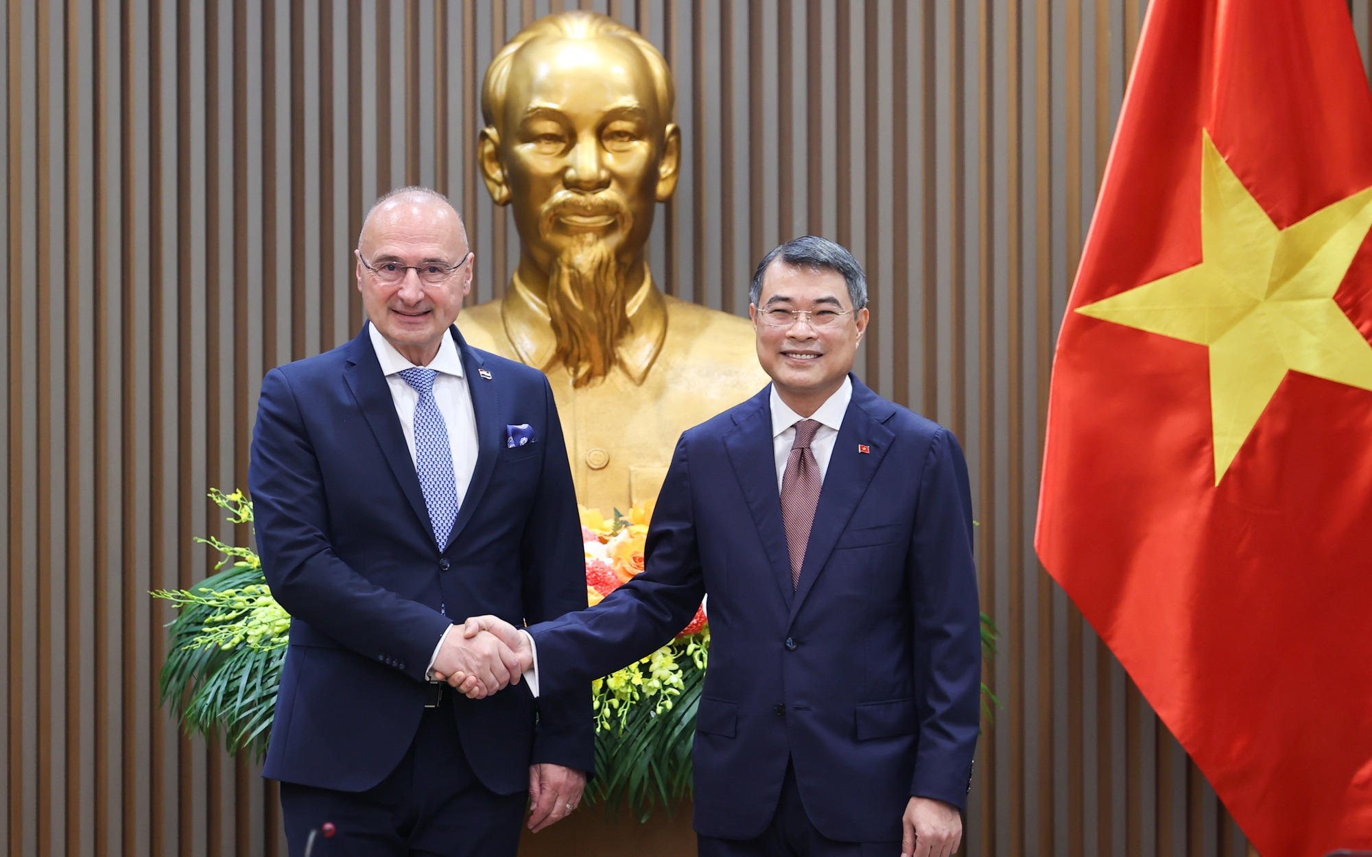 政府总理黎明兴会见克罗地亚外交和欧洲事务部长拉德曼