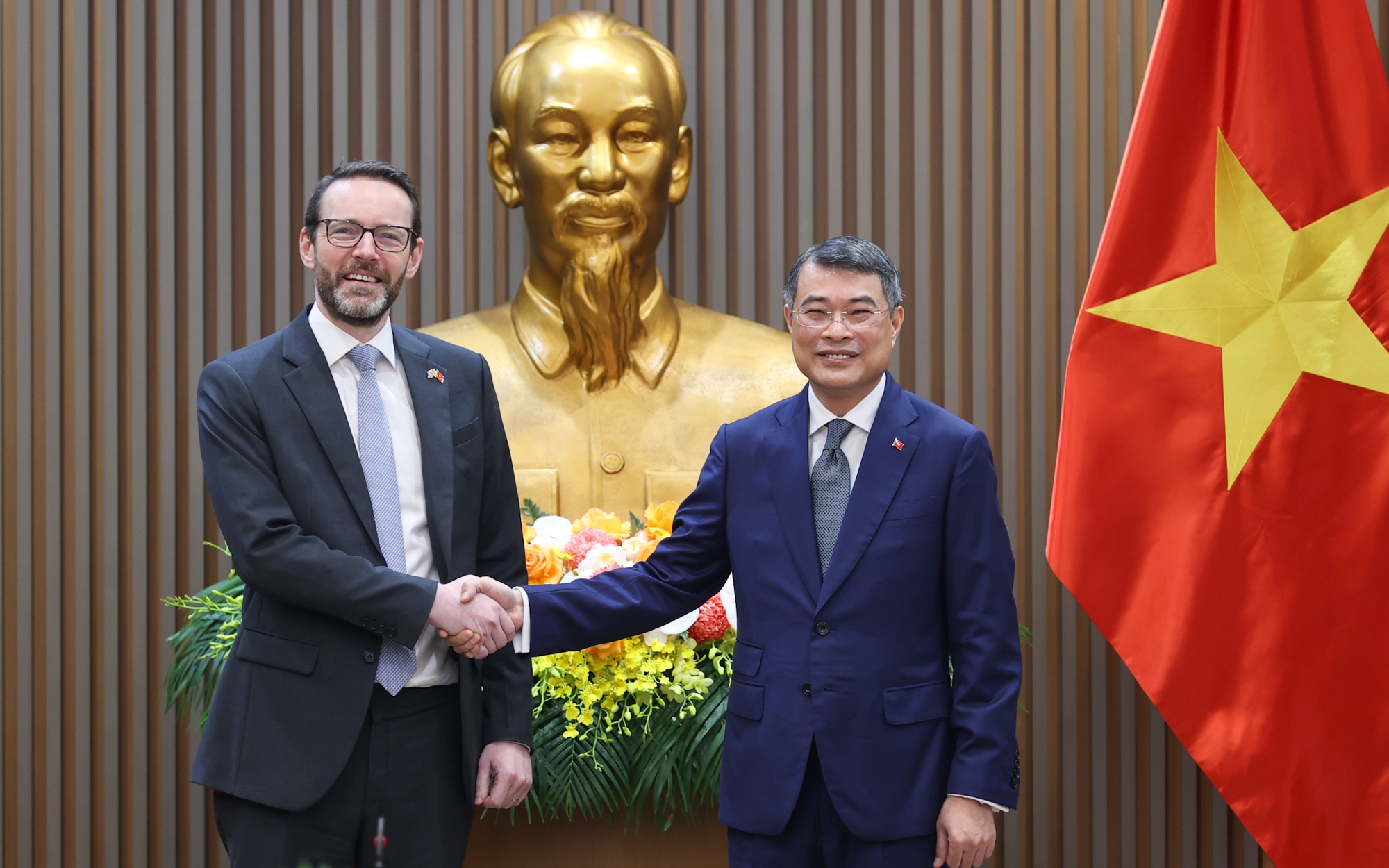 https://bcp.cdnchinhphu.vn/359255642496790528/2026/5/21/img5396-17792738112341575924761-1779331233001333656010-60-0-1310-2000-crop-1779331258060452718064.jpg