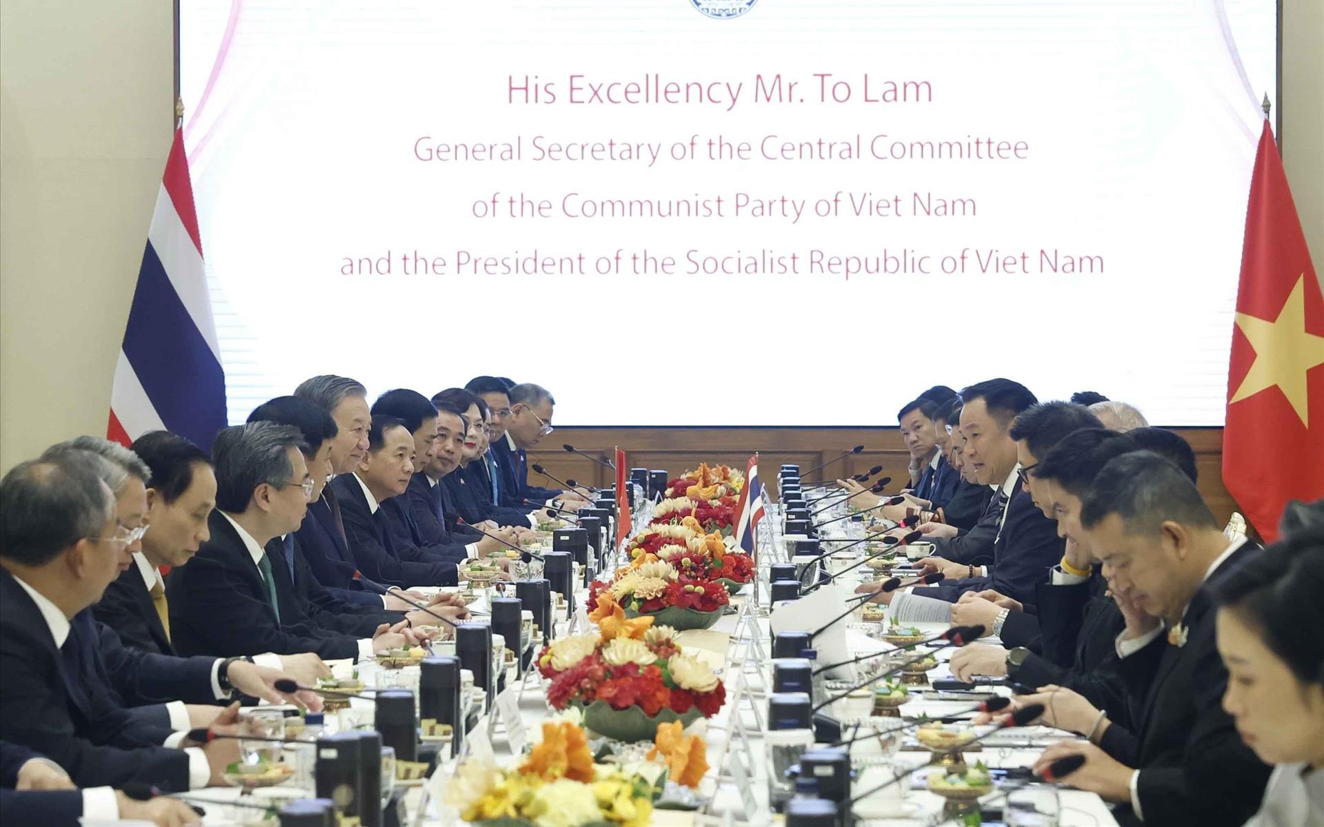 https://bcp.cdnchinhphu.vn/359255642496790528/2026/5/28/g-bi-thu-chu-tich-nuoc-to-lam-hoi-dam-voi-thu-tuong-thai-lan-anutin-charnvirakul-878973328-15-4-8-17799655698191112406095-151-0-1351-1920-crop-17799656097371341910830.jpg