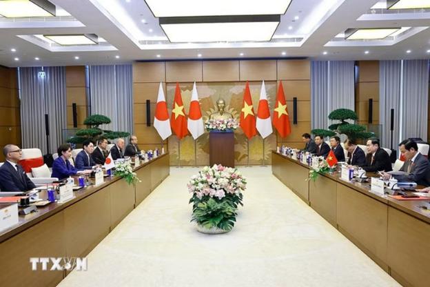 photo-1777819144801