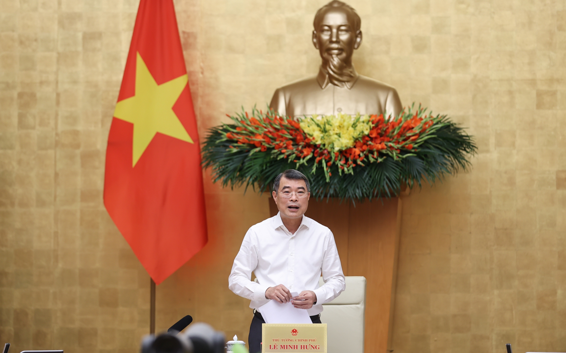 https://bcp.cdnchinhphu.vn/359255642496790528/2026/5/4/img4869-1777883219603782406132-17778902538811243328746-0-77-1201-2000-crop-17778902661131439154335.jpg