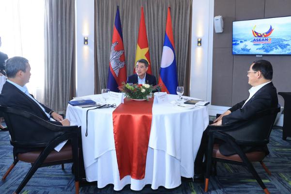 越南政府总理黎明兴同柬埔寨首相和老挝总理举行早餐会- Ảnh 3.