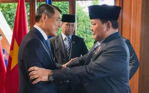https://bcp.cdnchinhphu.vn/359255642496790528/2026/5/9/photo-1778306347462-1778306347799154113514-13-0-403-624-crop-1778306393700602796388.jpg